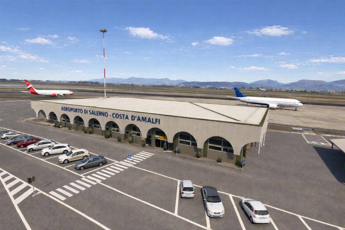 Bâtiment du terminal de l’aéroport Salerno Costa d’Amalfi, expérience vécue avec Italy Amalfi Coast Tours.