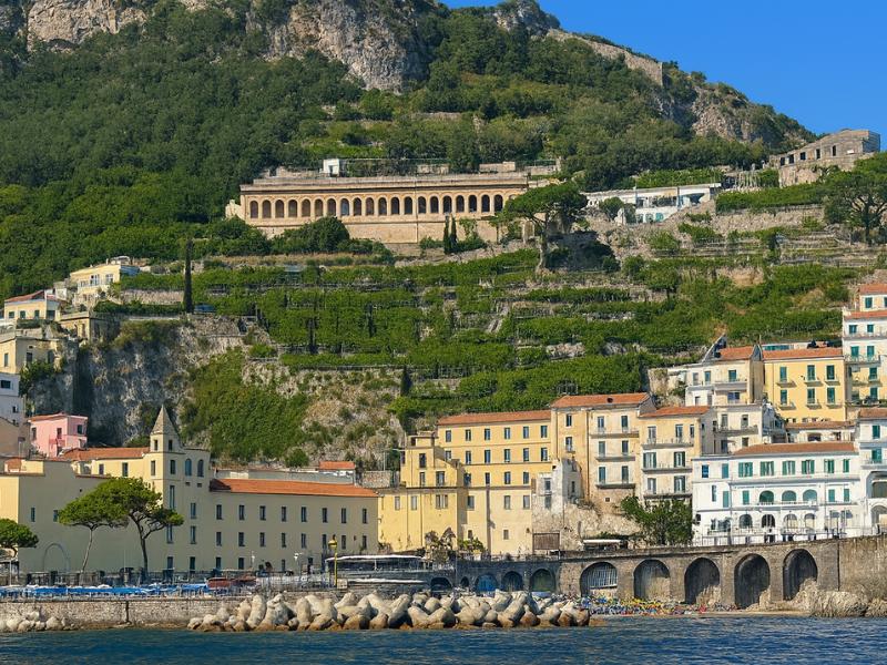 Group Boat Tour from Amalfi to Capri with Swimming