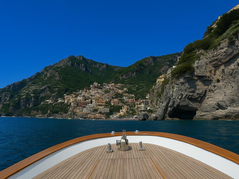 Positano & Amalfi Coast: Boat Tour with Snorkeling & Drinks